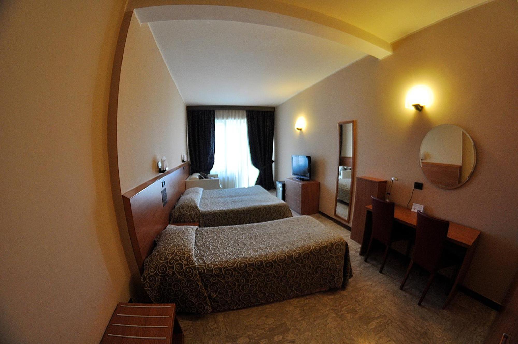 Standard Triple Room,972543568:JPEG